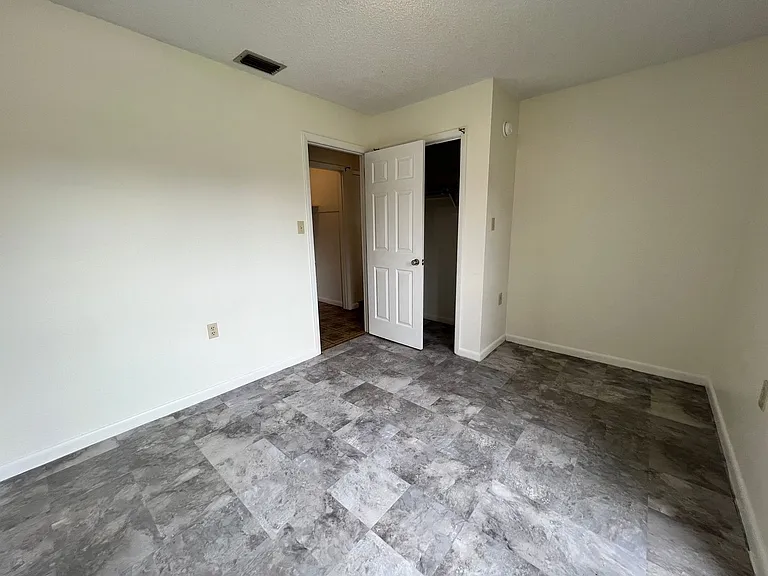 4608 Sandy Ln — Photo 7