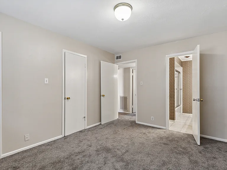 7918 Royal Ln #212 — Photo 19