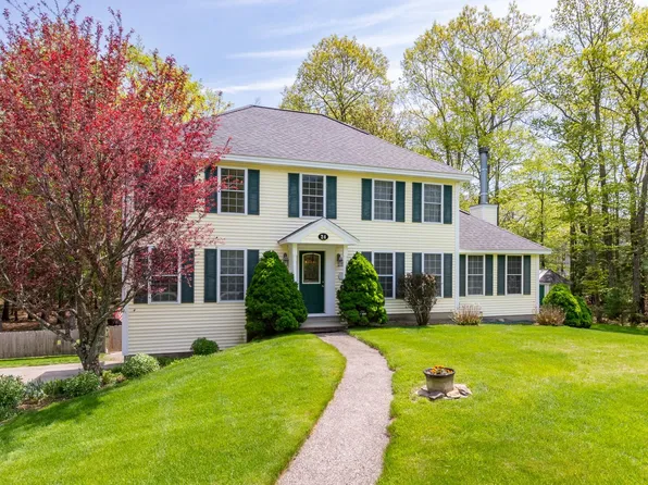24 Watson Hill Road, Raymond, NH 03077