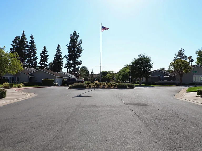 1050 Pacifica Dr — Photo 52