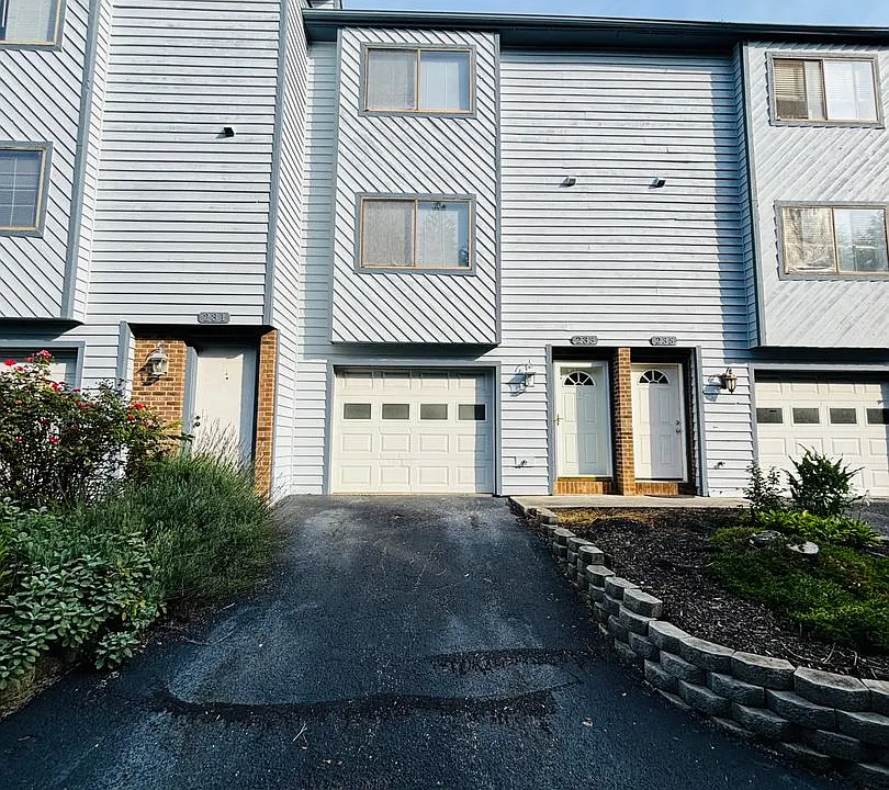 233 Fairfax Rd