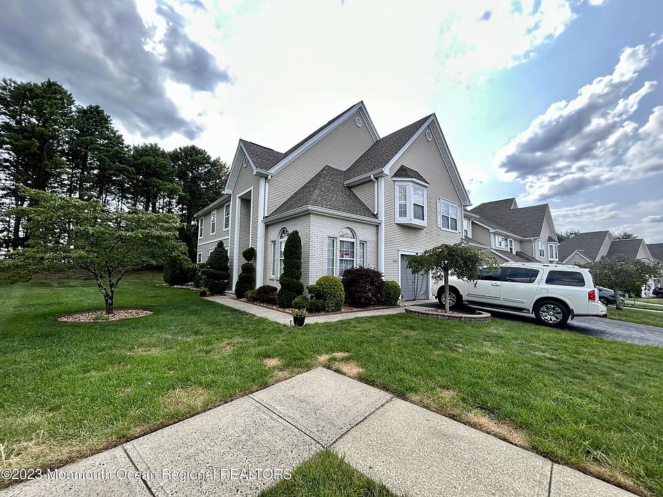 1st image of 3405 Equestrian Way
