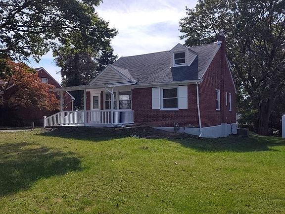 3rd image of 324 Valley View Rd