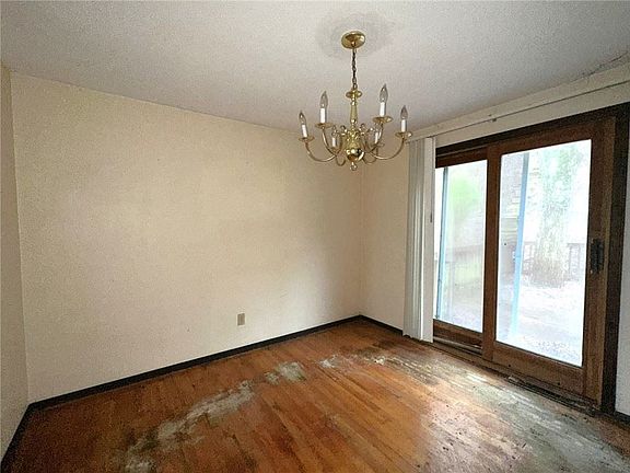 5th image of 133 Phyllis Dr
