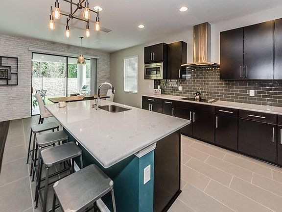 5th image of 722 Wellington Ct