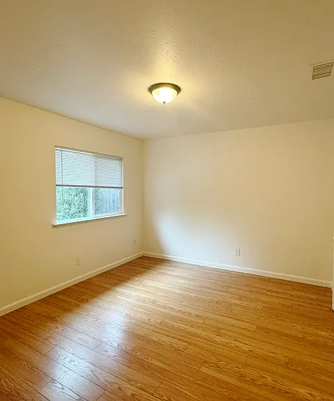 1748 Shelley Dr — Photo 10