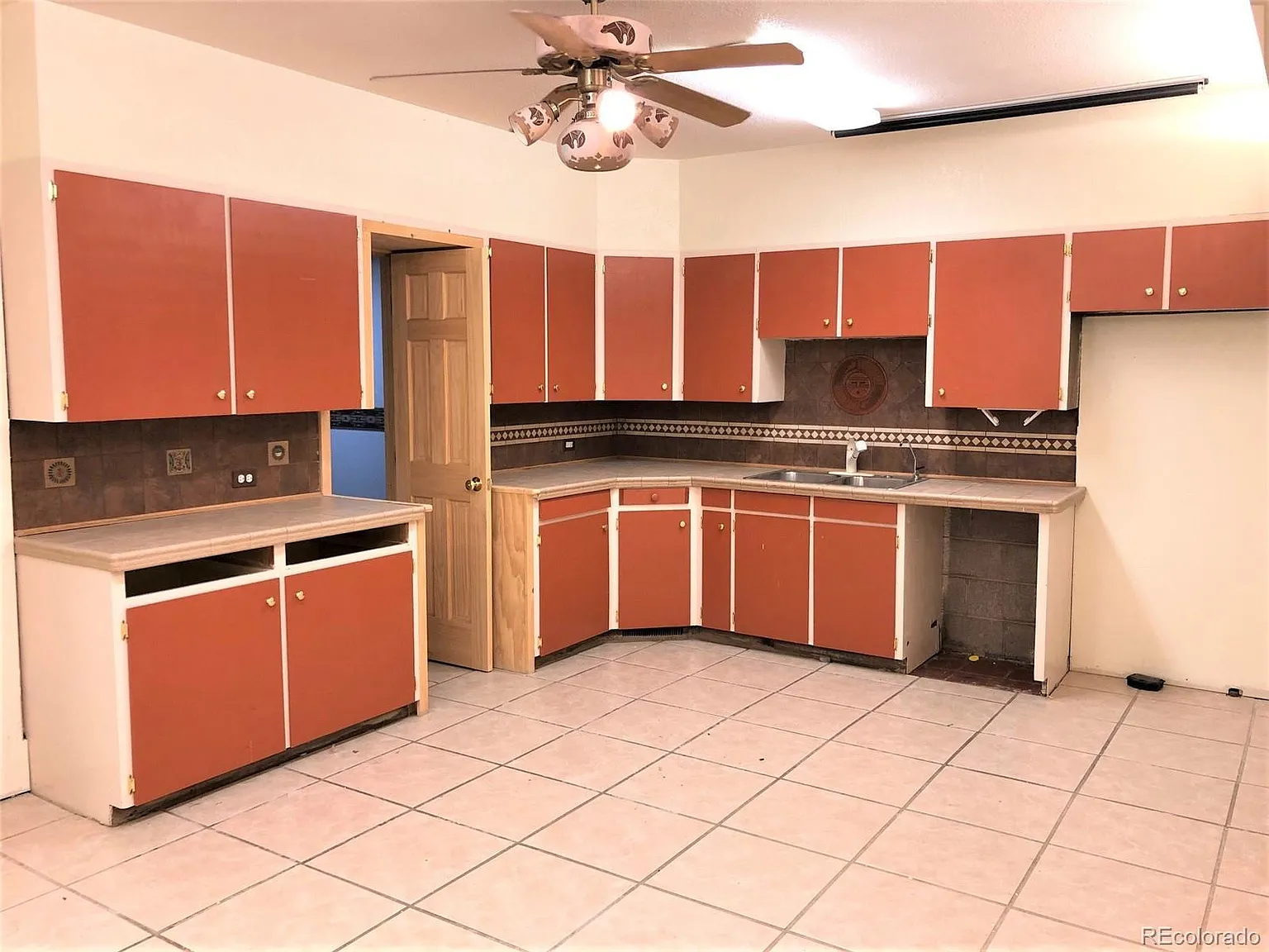 Studio, 2500 sqft, $2,700 — Photo 3