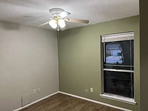 2327 Goldspring Ln — Photo 20
