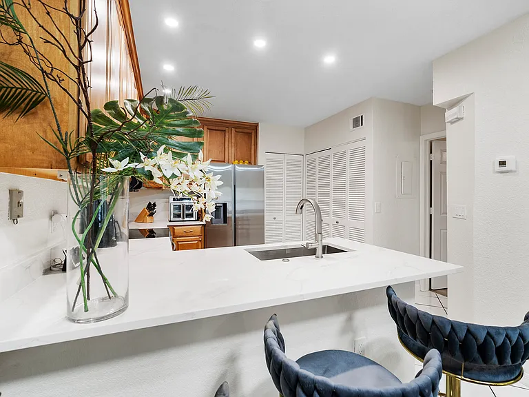 61 Emerald Woods Dr #D2 — Photo 15