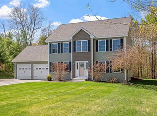 4 Merrill Dr, Chichester, NH 03258