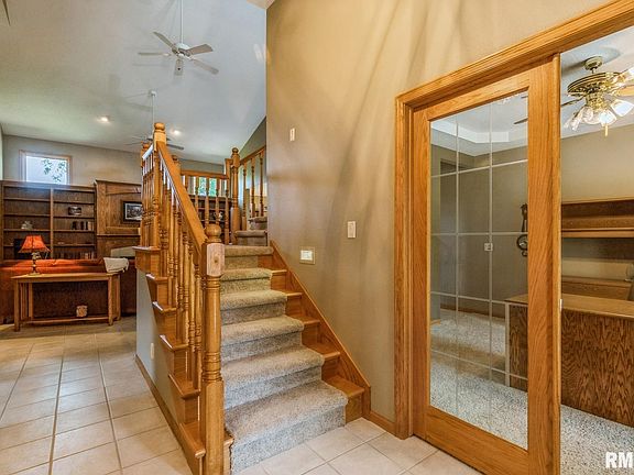 3rd image of 317 Circle Dr