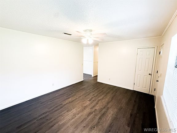 3rd image of 2600 Kristie Rd