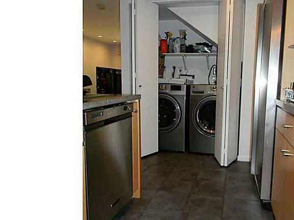 4th image of 200 NE 17th Ct APT 804