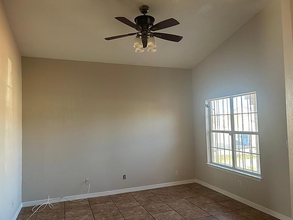 3rd image of 3433 Waterside Dr