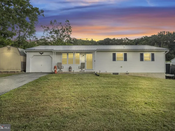28 Mountain St, Mount Holly Springs, PA 17065