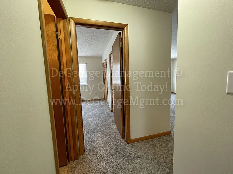 Parkway Apartments — Photo 31