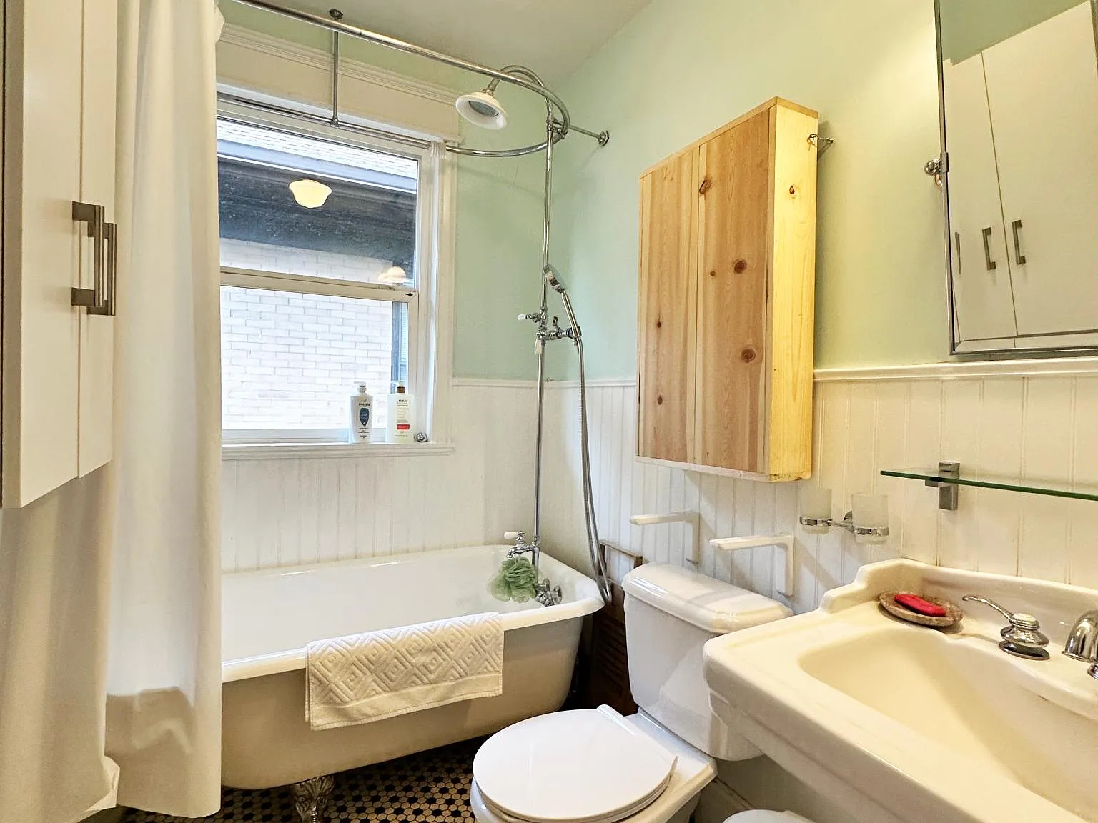 1304 York St — Photo 4