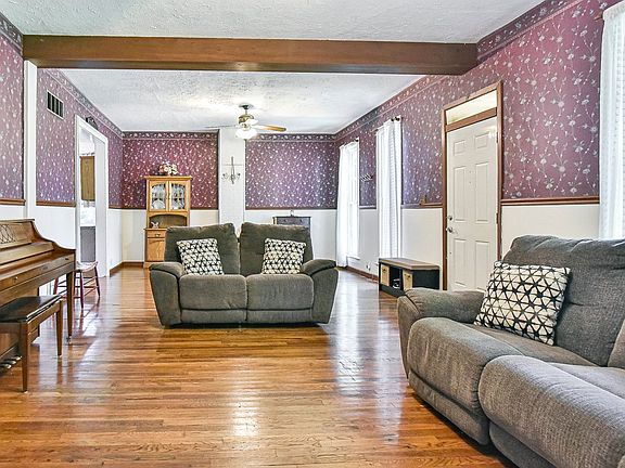 2nd image of 802 W Main St