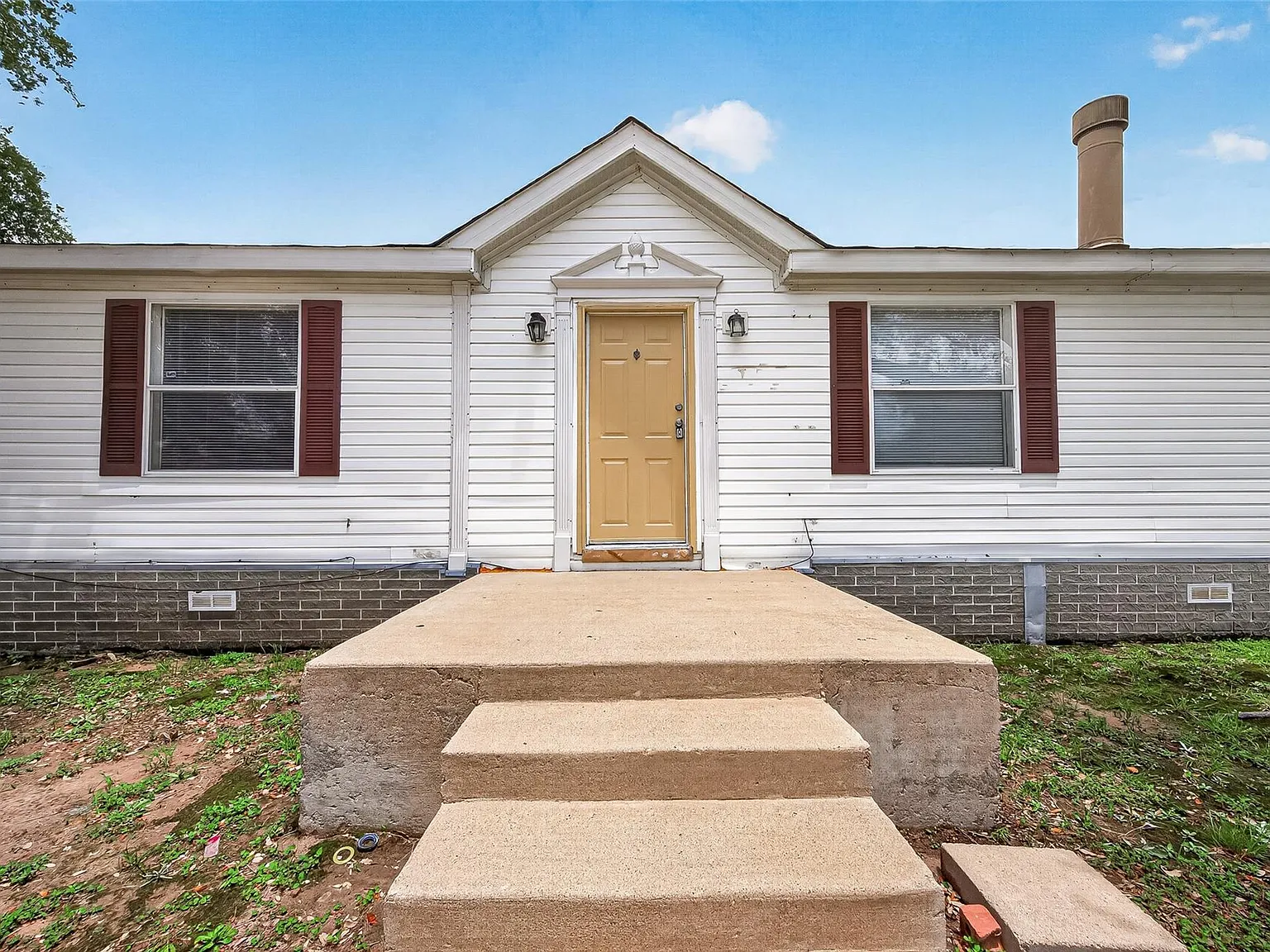 3 bed, 2.0 bath, 1296 sqft, $1,595 — Photo 1