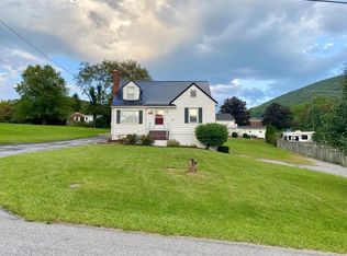 2831 Edgemont Dr, Bluefield, WV 24701