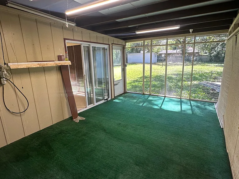 Screened in Patio