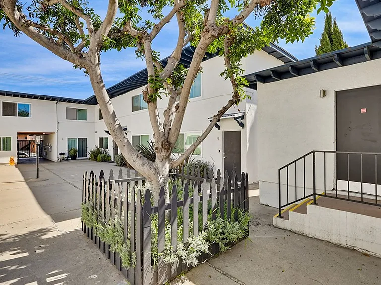 25829 Viana — Photo 14