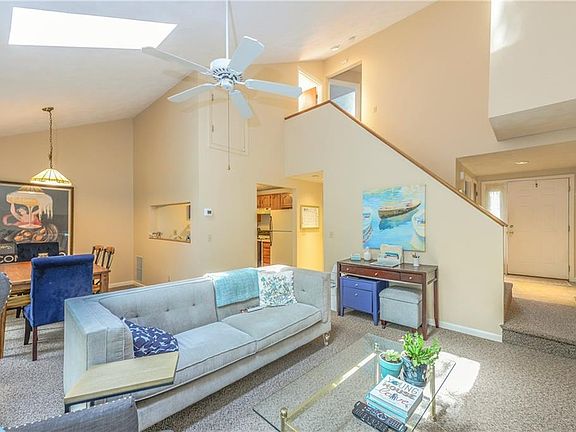 5th image of 35 Acorn Ct APT H4