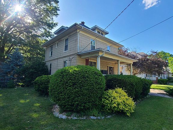 2nd image of 386 Jefferson St
