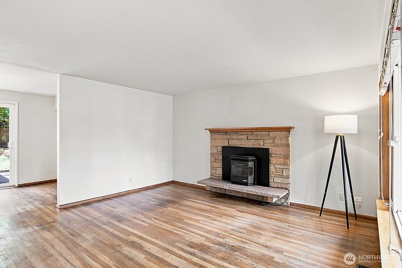 2nd image of 3839 145th Avenue SE