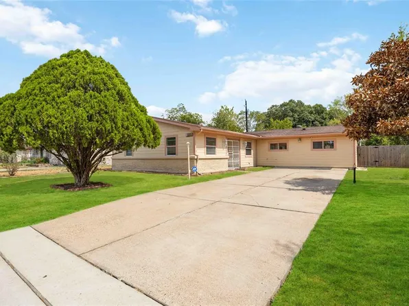 5303 Jorns St, Houston, TX 77045