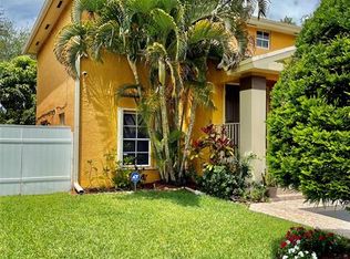 5871 Woodland Point Dr, Fort Lauderdale, FL 33319
