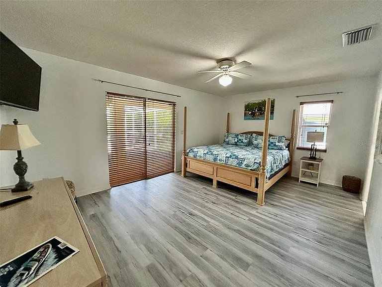 142 Solana St — Photo 12