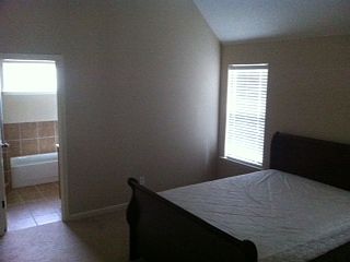 5th image of 10457 Redmond Cir N