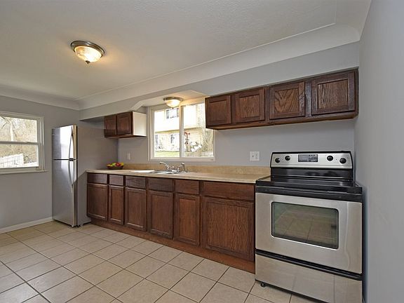 3rd image of 1342 6th Ave