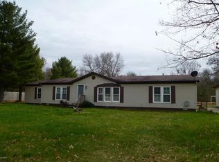 4045 E Skeels Rd, Holton, MI 49425
