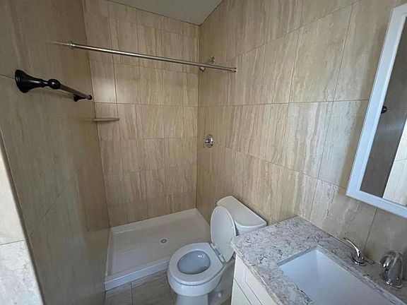 3rd image of 570 Wainwright Ave Floor 1