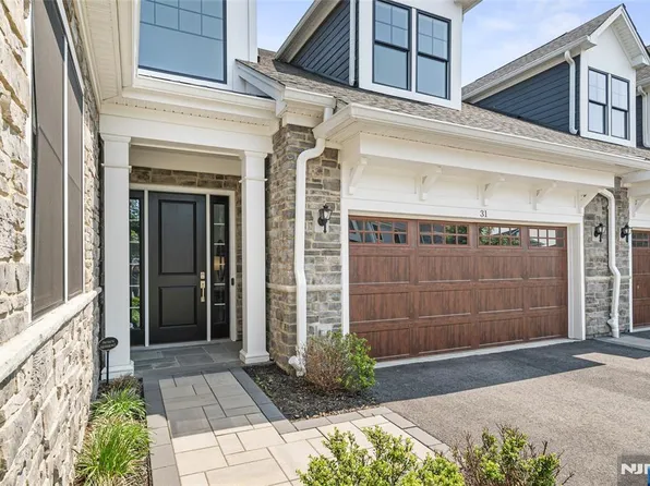 31 N Woodmont Cir #31, Westwood, NJ 07675