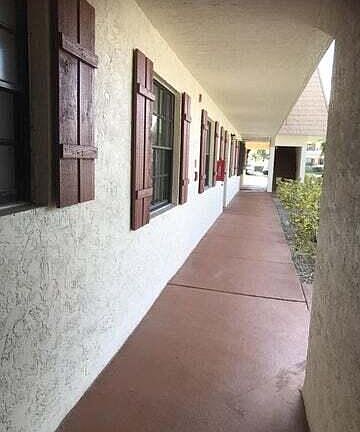 2nd image of 4665 Oak Terrace Drive