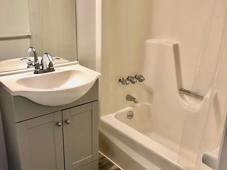 2 Russell St #2 — Photo 8