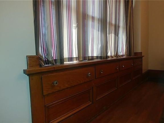 5th image of 912 4th St NW
