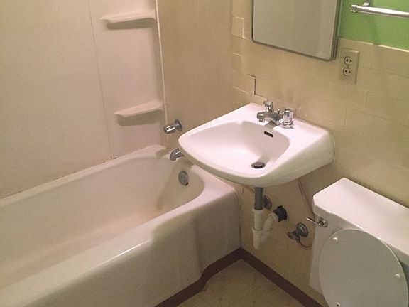 3rd image of 309 N Tacoma Ave APT 11