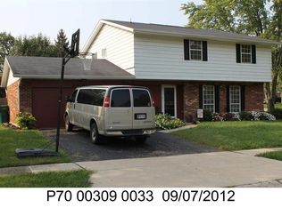 4900 Arrowview Dr, Dayton, OH 45424