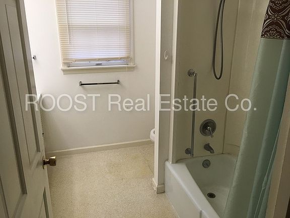 5th image of 131 Berwick Dr APT I