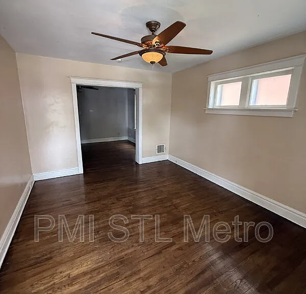 3931-3933 Oregon Ave #3931 — Photo 2