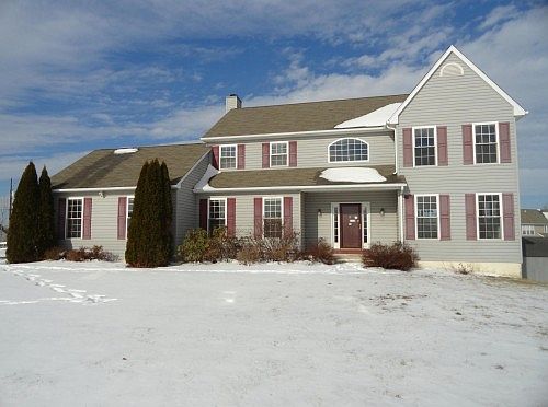 2nd image of 112 Amber Dr