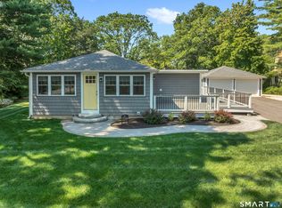 41 Maple St, Stonington, CT 06378