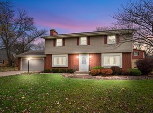6400 N Bittersweet Ln, Glendale, WI 53217