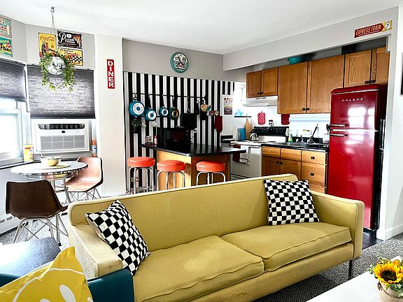 2nd image of 4960 N Marine Dr APT 914