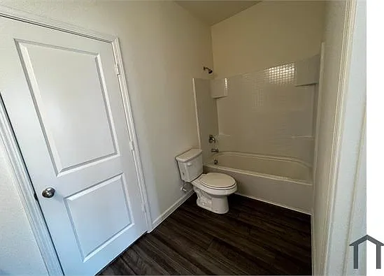 1230 Lambert Dr #L — Photo 14