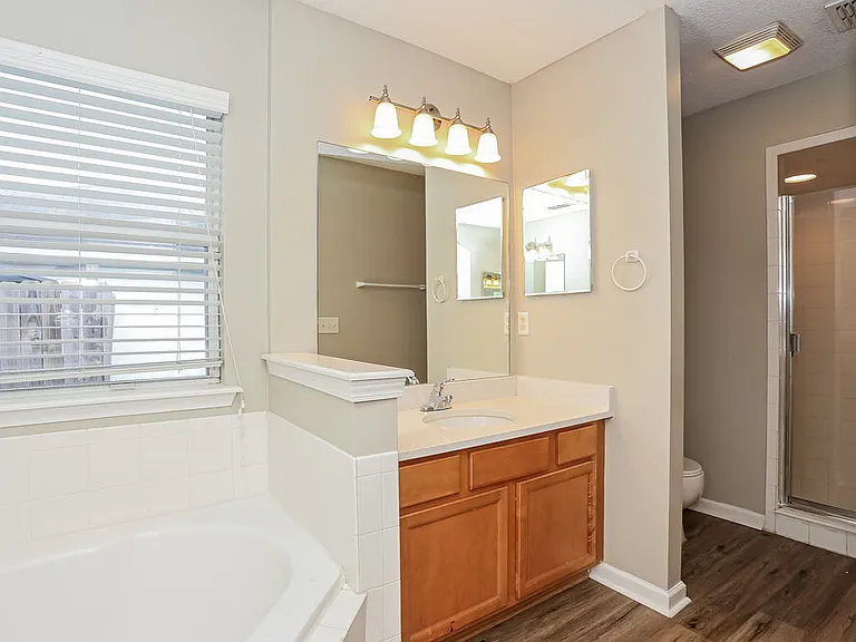 10946 Lauren Oak Ln S — Photo 12
